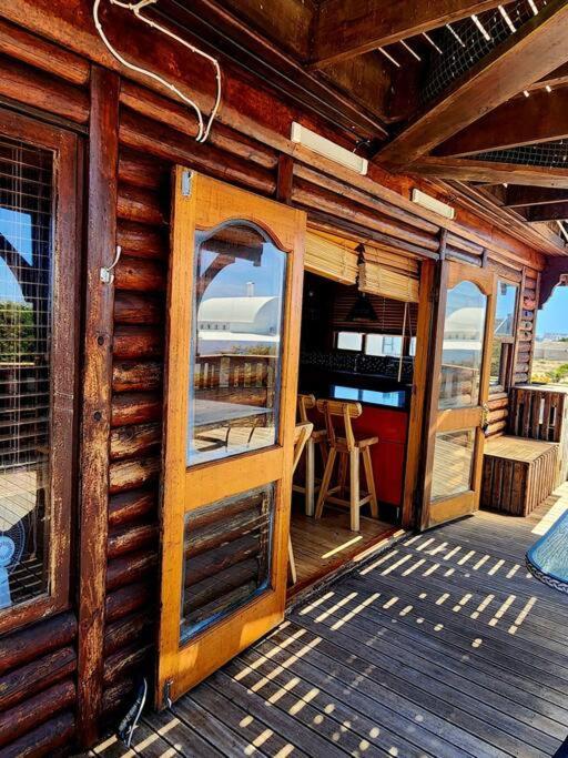 The Quaint Log House Houthuis Holiday home *
