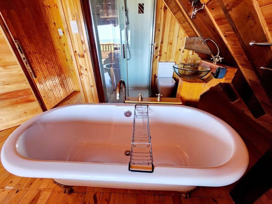 The Quaint Log House Houthuis * St Helena Bay