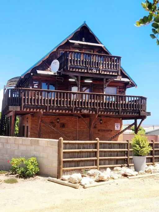 The Quaint Log House Houthuis *
