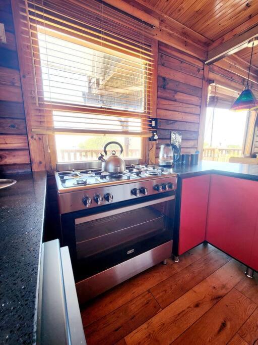 The Quaint Log House Houthuis Holiday home St Helena Bay