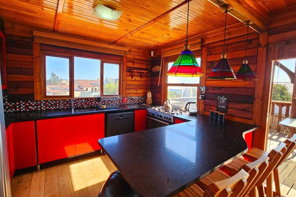 The Quaint Log House Houthuis * St Helena Bay