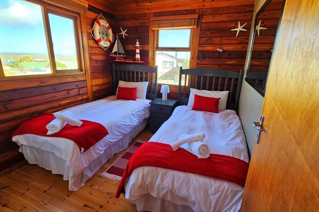 The Quaint Log House Houthuis Holiday home *