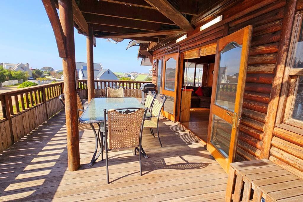 The Quaint Log House Houthuis Holiday home St Helena Bay