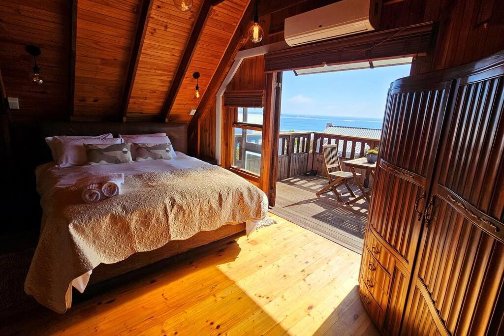 The Quaint Log House Houthuis * St Helena Bay