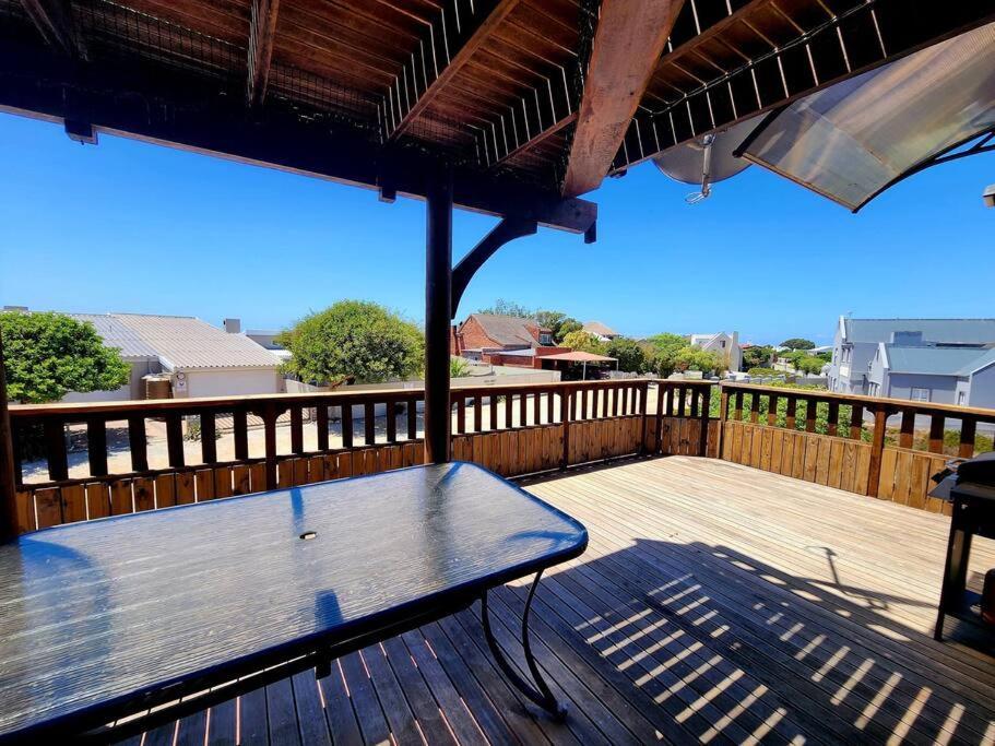 The Quaint Log House Houthuis Holiday home St Helena Bay
